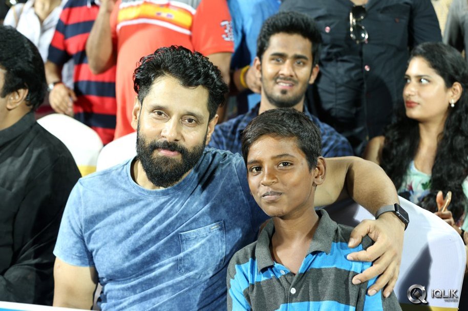 Celebs-at-Nadigar-Sangam-Lebaras-Natchathira-Cricket-Match